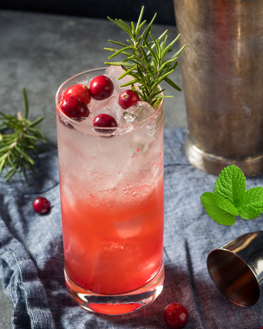 Z EATS SIGNATURE HOLIDAY MOCKTAIL — The Cranberry Coast Cooler